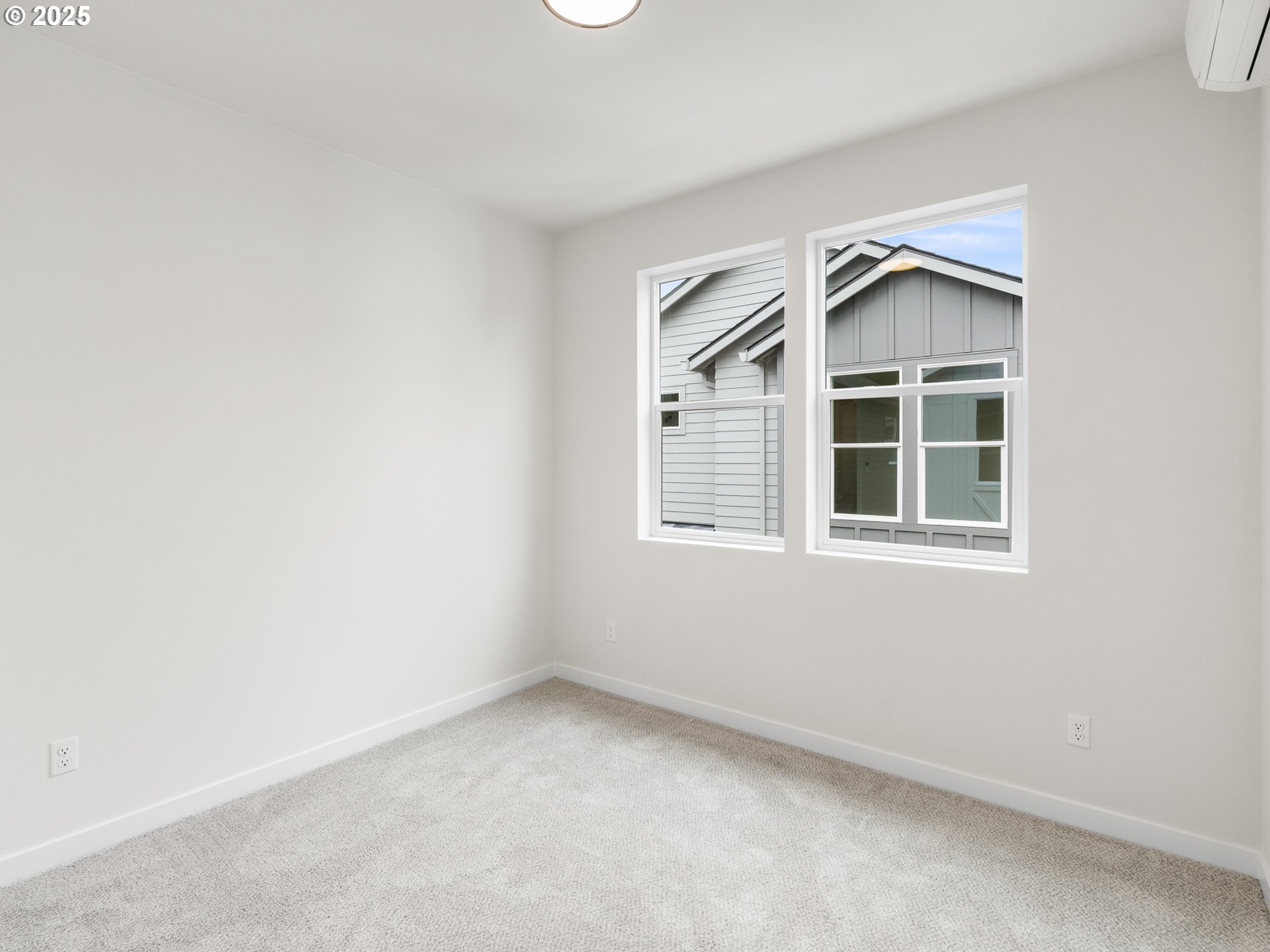 5514 Southeast Rural Street Portland, OR 97206 - Photo 9 of 16 Gallery Image 9