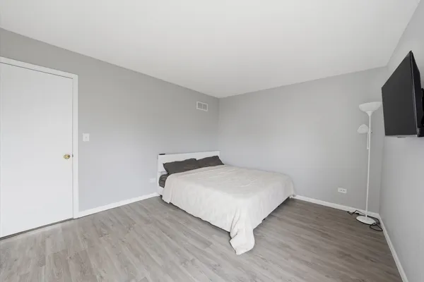 $2,700 | 2211 Carpenter Avenue, Plainfield, IL 60586