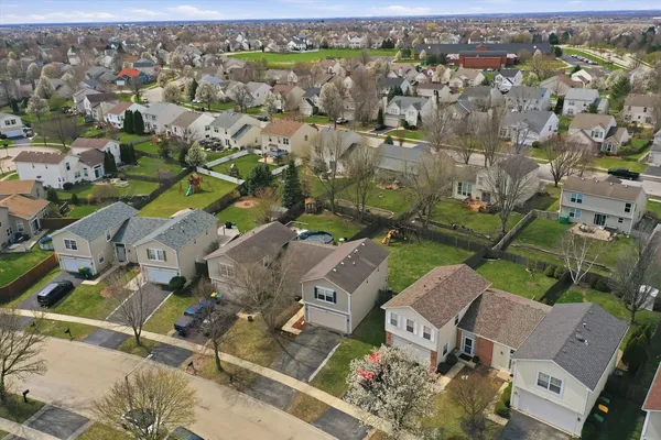$2,700 | 2211 Carpenter Avenue, Plainfield, IL 60586