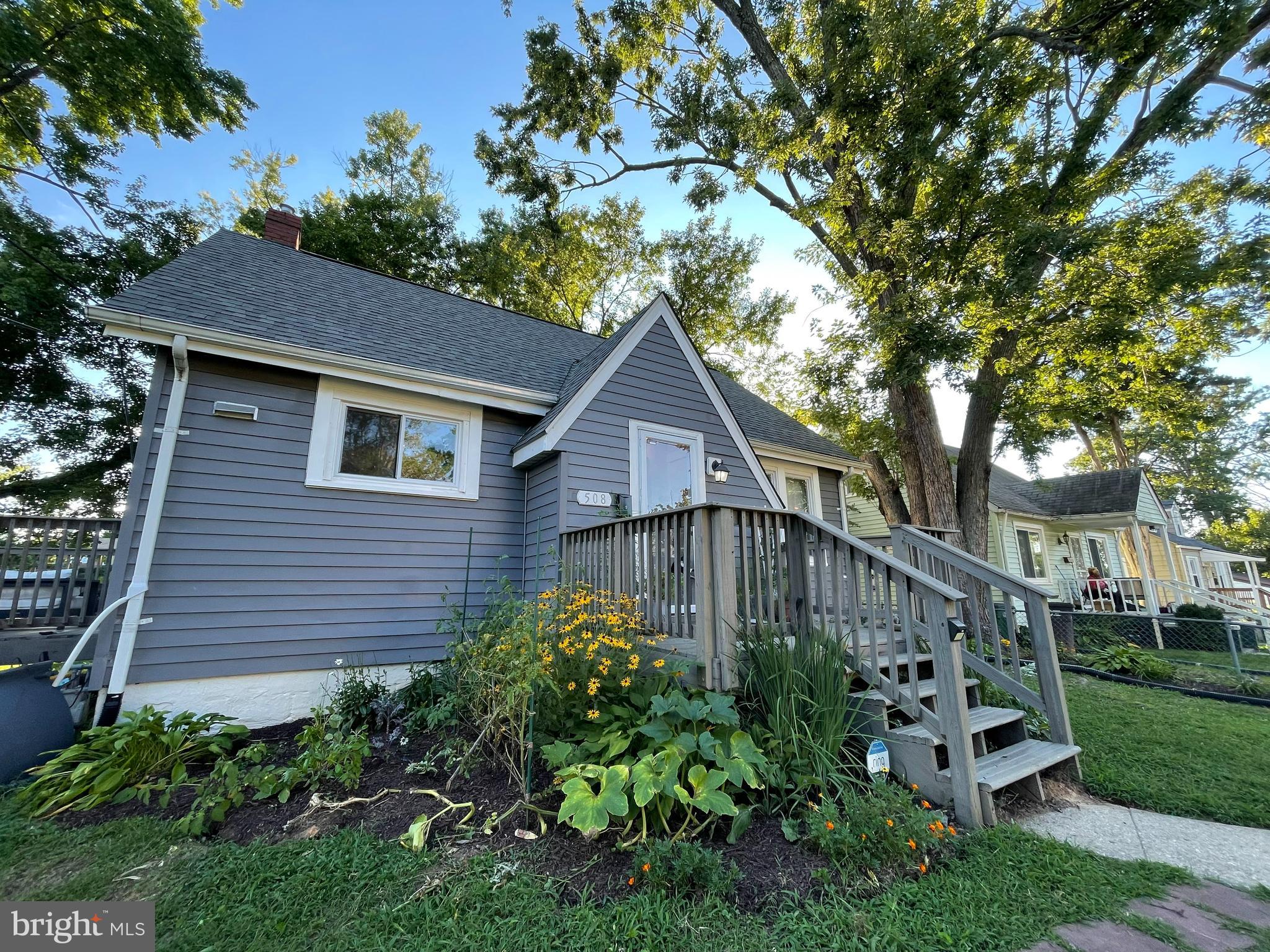 508 70th Place Capitol Heights, MD 20743 - Photo 3 of 35