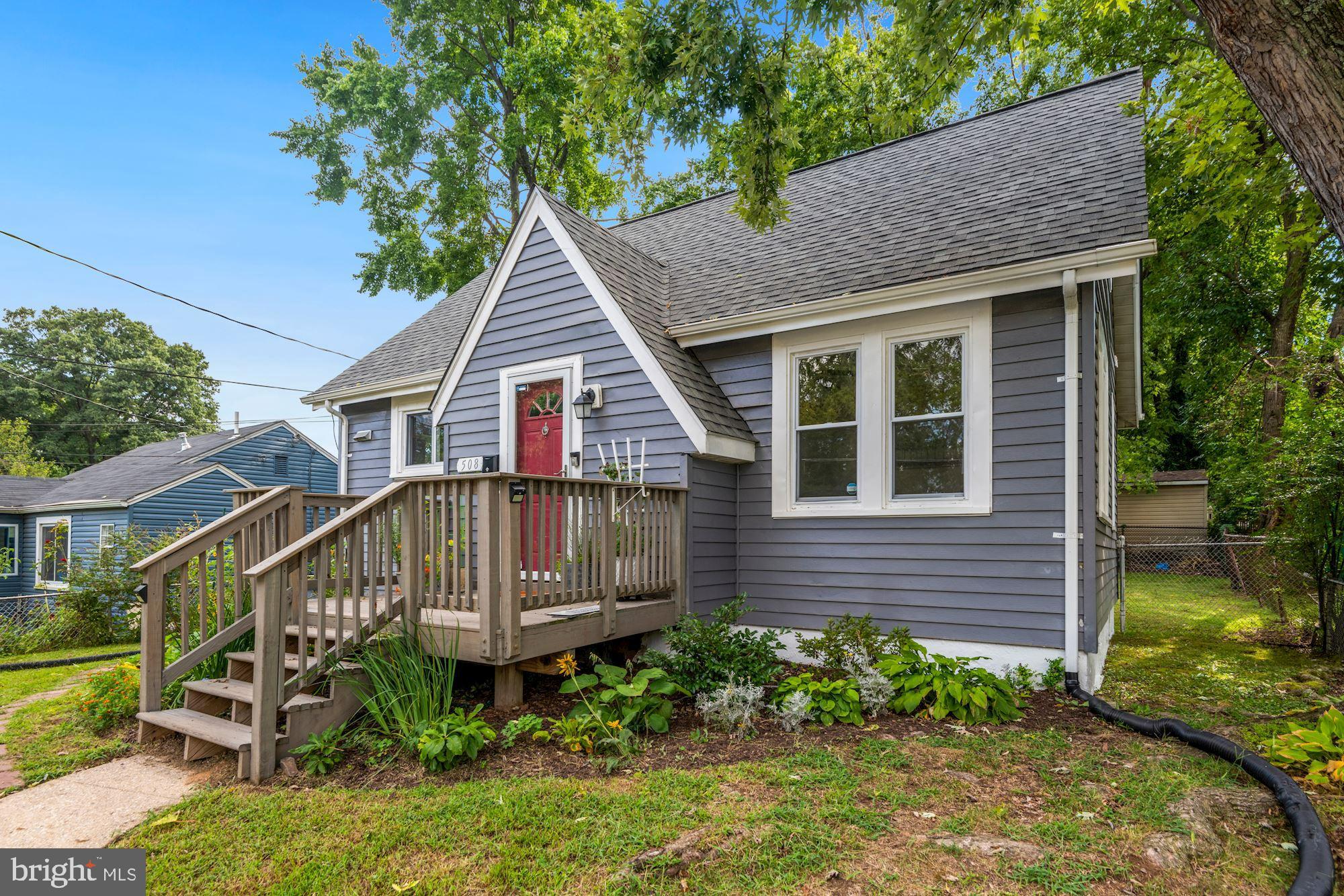 508 70th Place Capitol Heights, MD 20743 - Photo 4 of 35