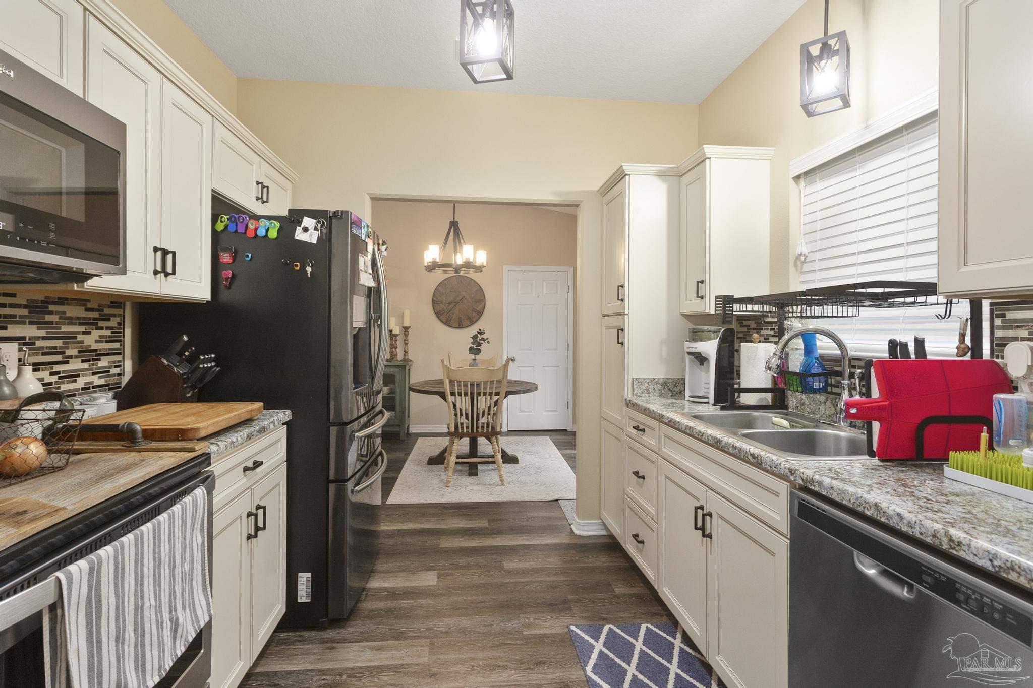 3229 Atlas Drive Milton, FL 32583 - Photo 11 of 39