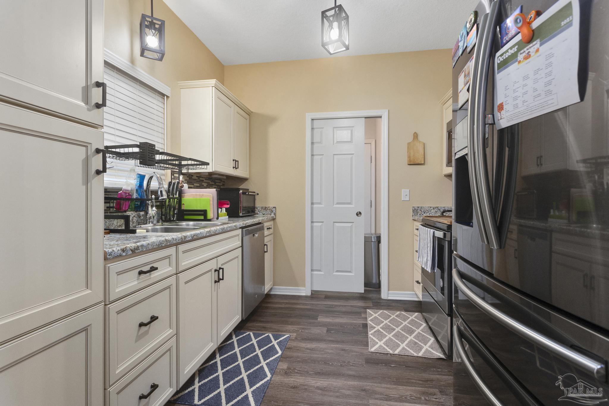 3229 Atlas Drive Milton, FL 32583 - Photo 8 of 39