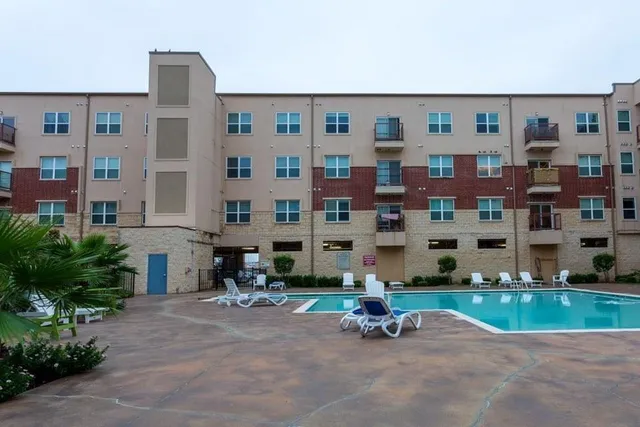 $1,350 | 1100 West Trinity Mills Road, Unit 4033, Carrollton, TX 75006