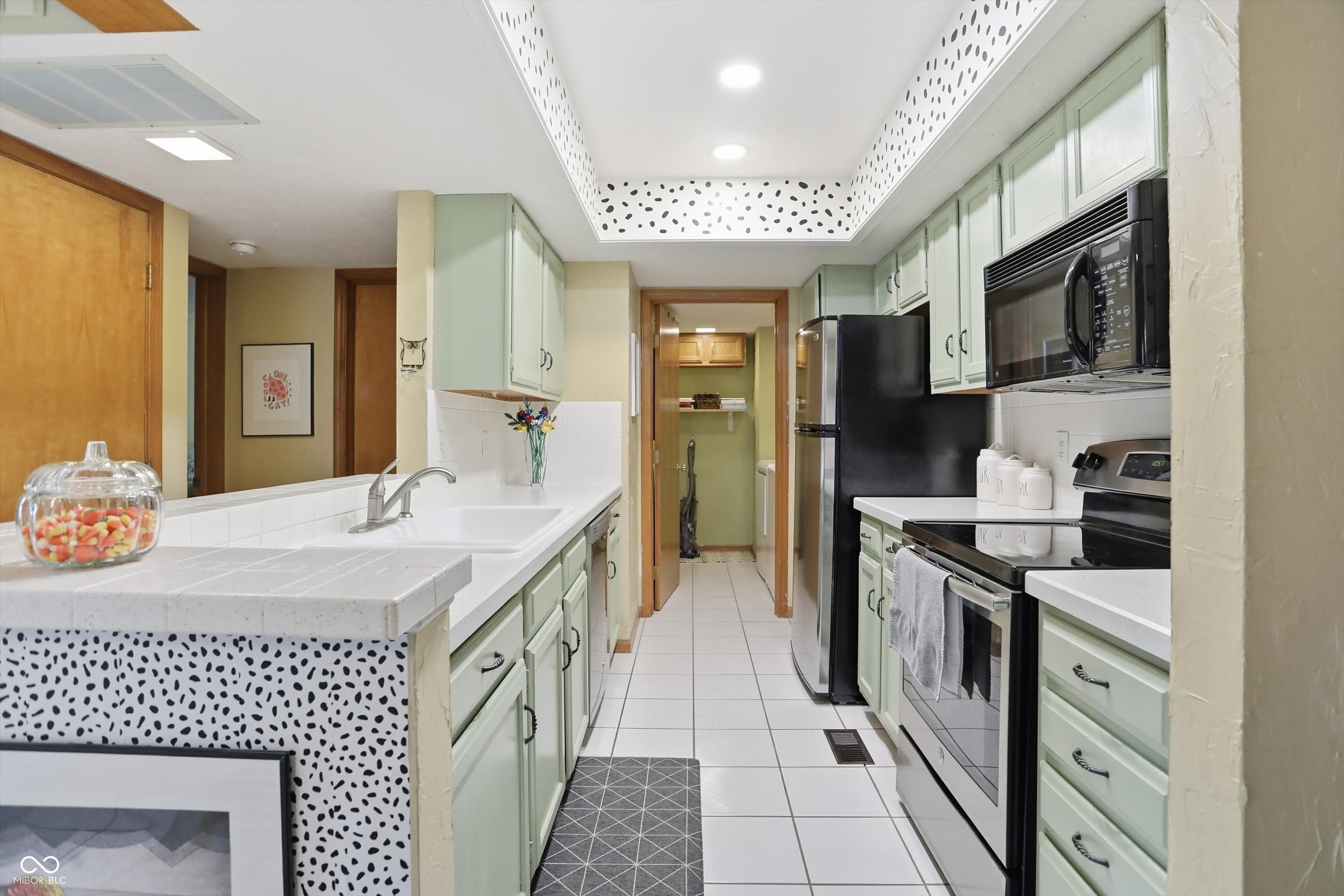 585 Conner Creek Drive Fishers, IN 46038 - Photo 11 of 43