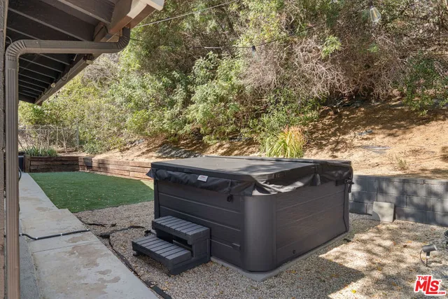 $1,399,995 | 22261 Ybarra Road, Woodland Hills, CA 91364