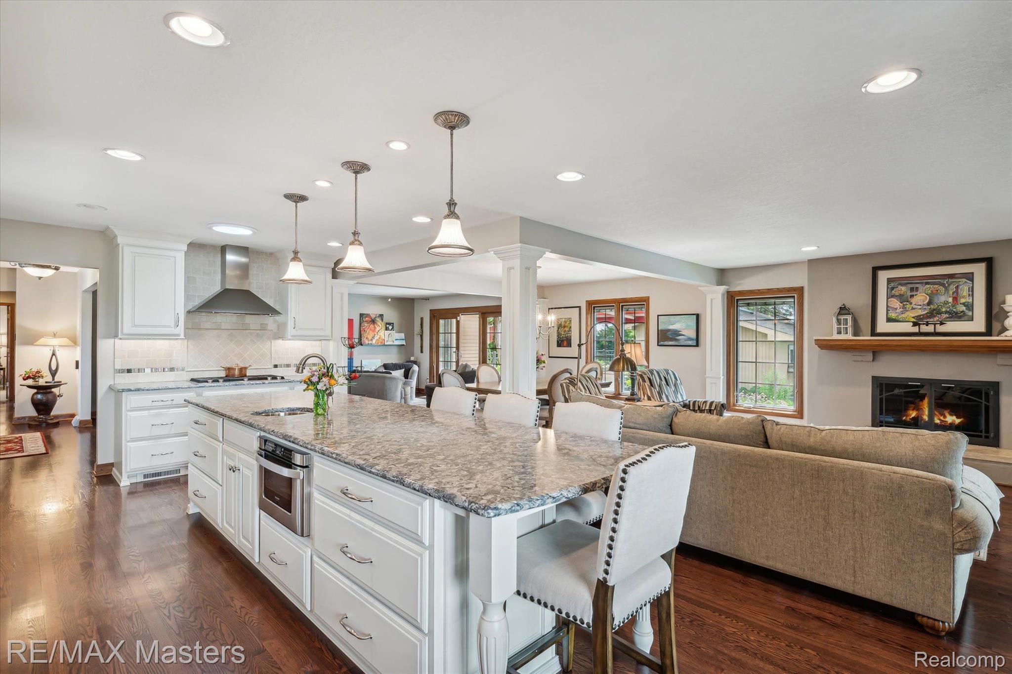 2273 Strasburg Road Monroe, MI 48161 - Photo 13 of 59 Amazing Entertaining Space! Featured In A Magazine