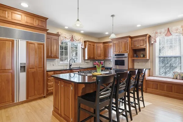 $1,195,000 | 27 Summerfield Road, Amherst, MA 01002