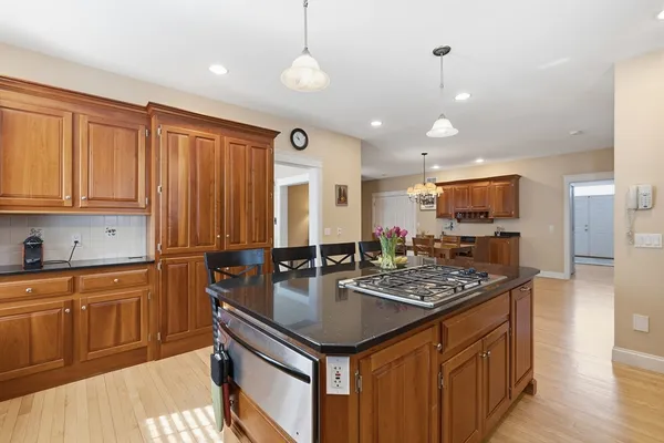 $1,195,000 | 27 Summerfield Road, Amherst, MA 01002