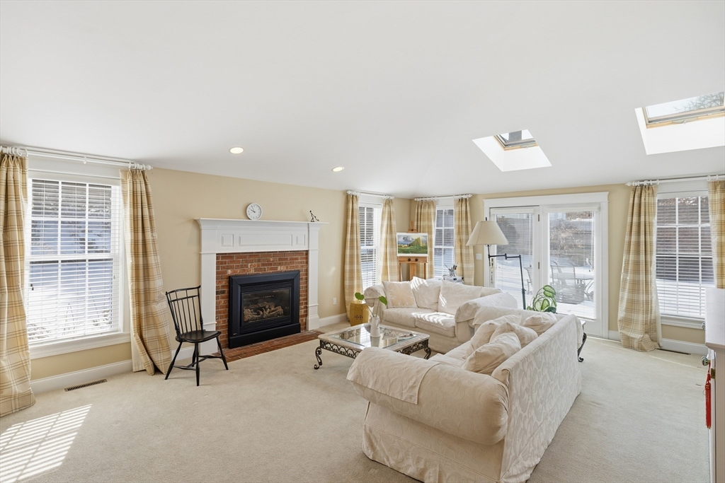 27 Summerfield Road Amherst, MA 01002 - Photo 16 of 42