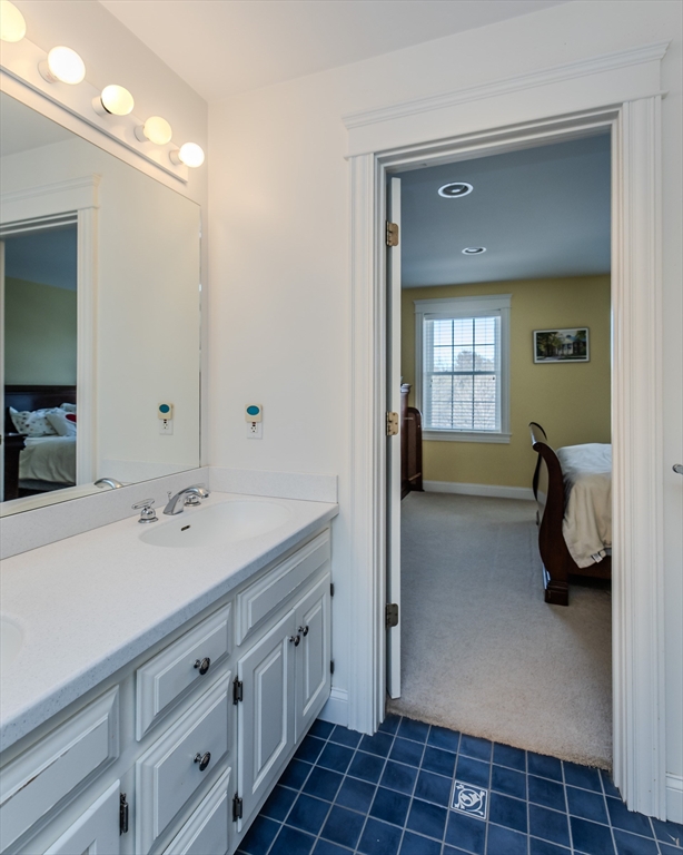 27 Summerfield Road Amherst, MA 01002 - Photo 29 of 42