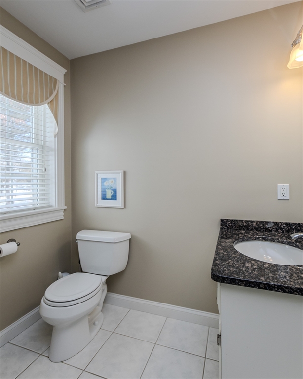 27 Summerfield Road Amherst, MA 01002 - Photo 32 of 42