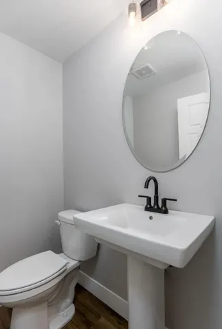 $2,295 | 401 East Donahue Street, Eldridge, IA 52748