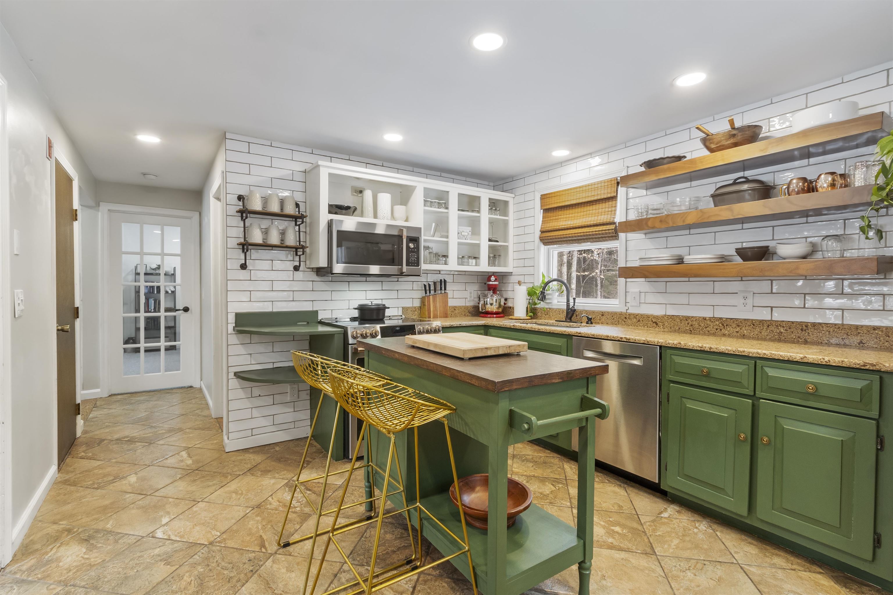 16 Dogtown Road Exeter, NH 03833 - Photo 18 of 40