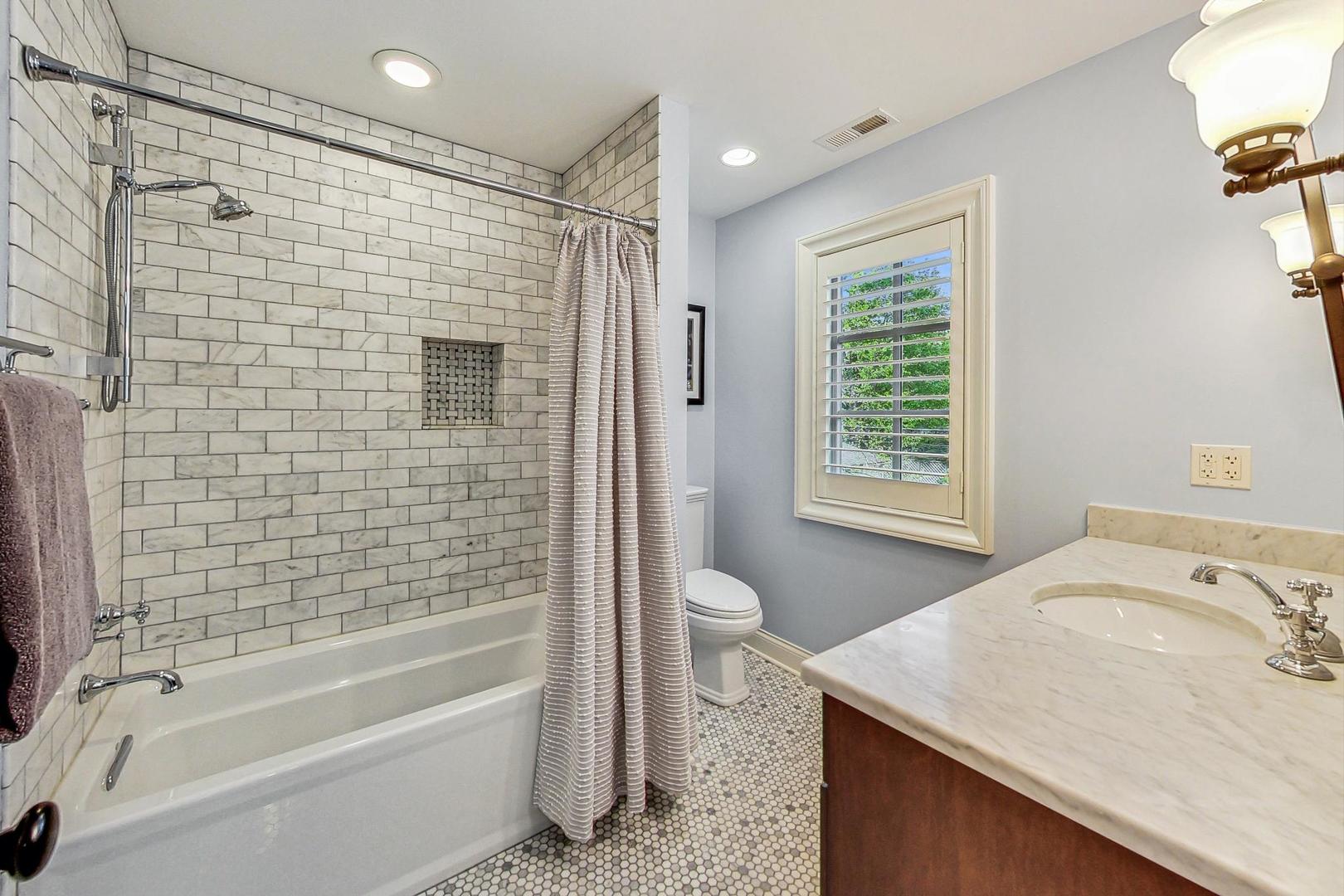 1465 Glenview Road Glenview, IL 60025 - Photo 21 of 31 Gallery Image 21