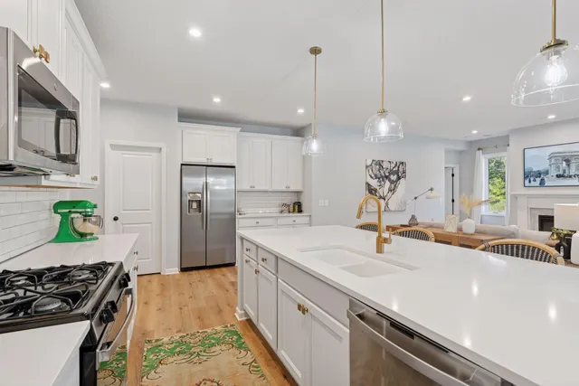 $3,600 | 20076 80th Avenue, Hamel, MN 55340