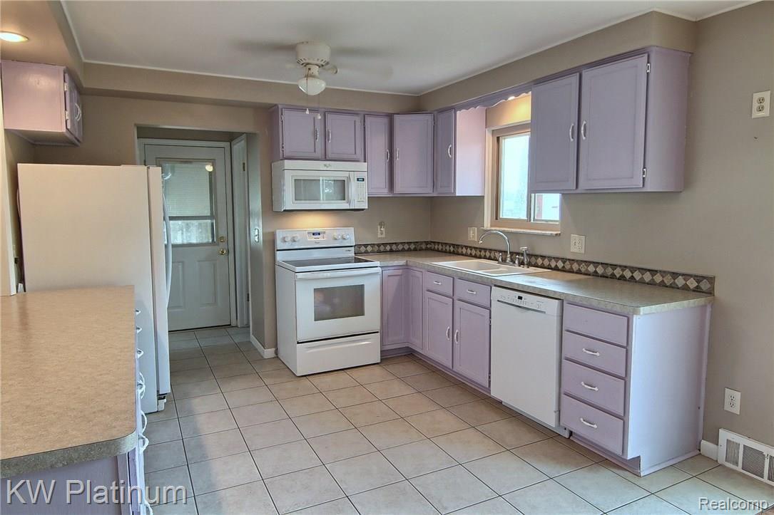 11369 Gilbert Road Memphis, MI 48041 - Photo 3 of 32 Kitchen_2nd_View.jpg