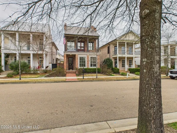 $799,000 | 310 Eastpark Street, Ridgeland, MS 39157