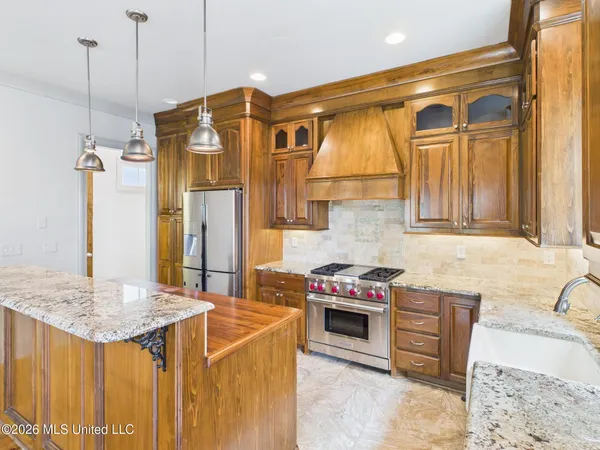 $799,000 | 310 Eastpark Street, Ridgeland, MS 39157