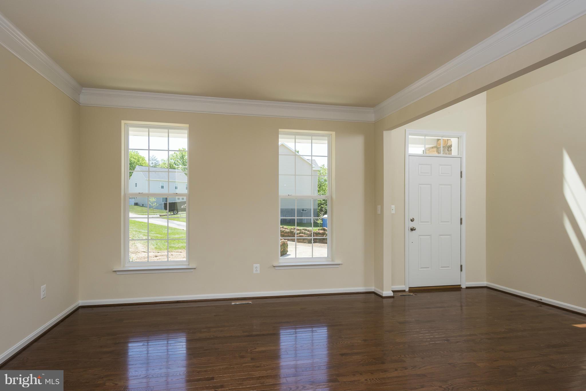8674 Pine Road Jessup, MD 20794 - Photo 4 of 27 Living Room