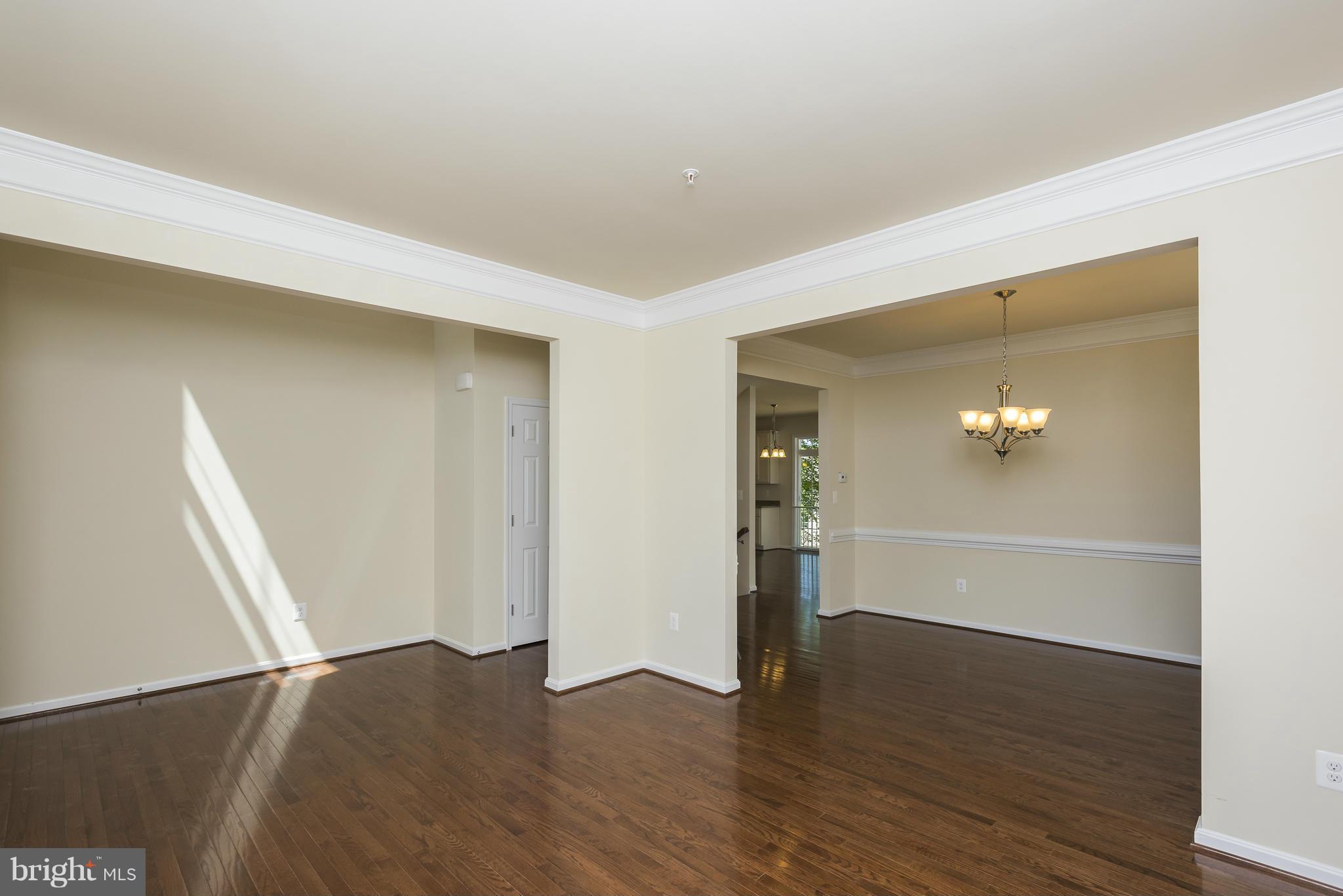 8674 Pine Road Jessup, MD 20794 - Photo 5 of 27 Living Room
