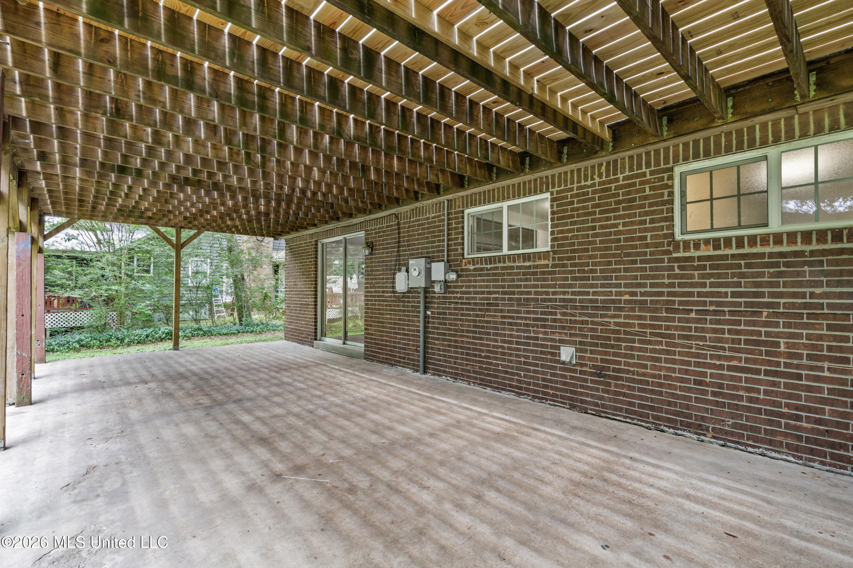 7145 Westbranch Road Olive Branch, MS 38654 - Photo 32 of 39 Back Patio