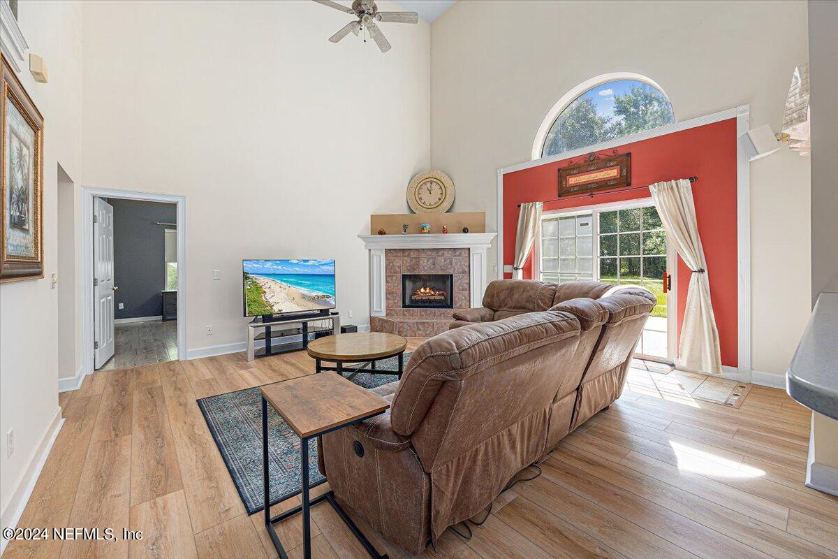 1870 Orange Picker Road Jacksonville, FL 32223 - Photo 11 of 47 Family Room