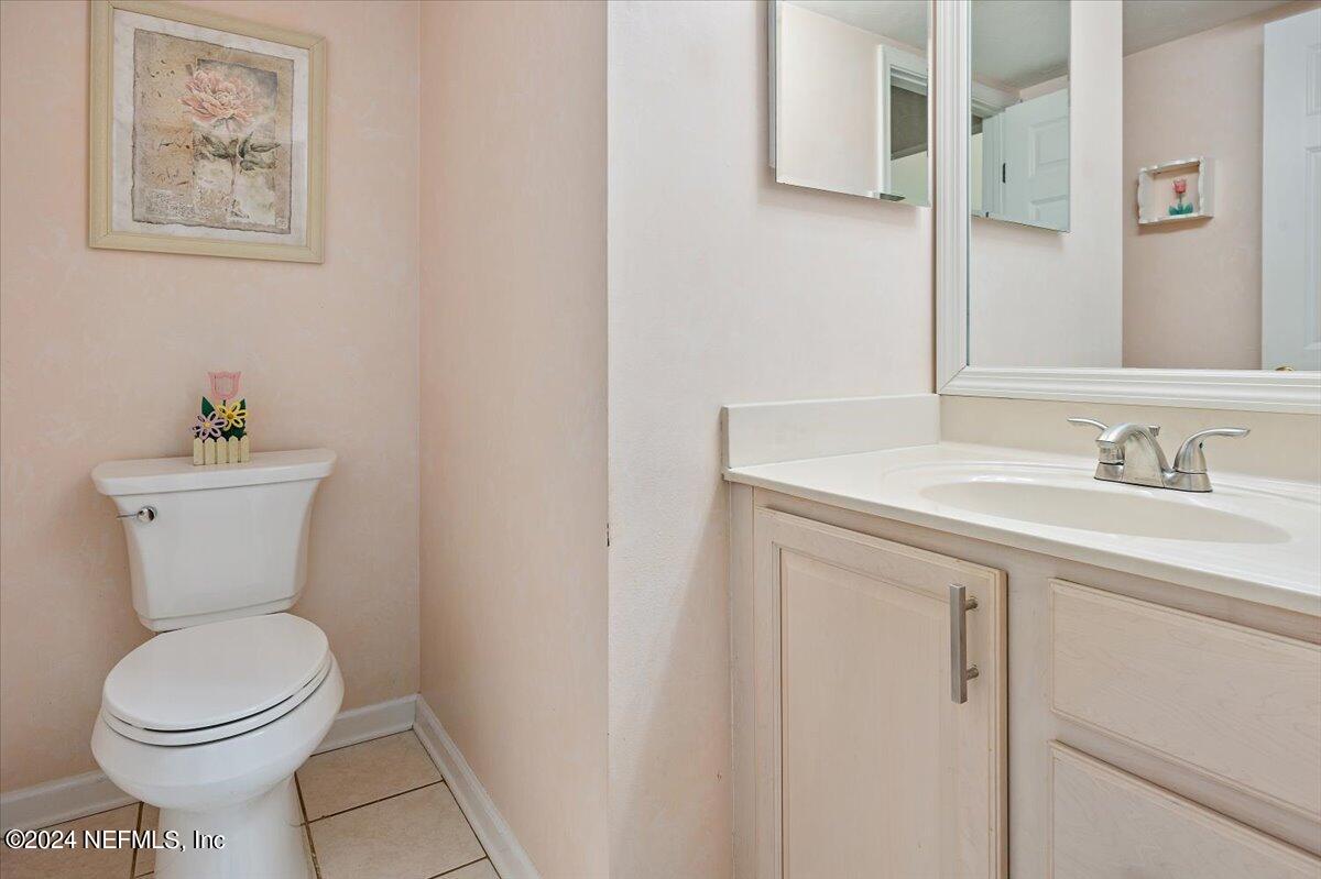 1870 Orange Picker Road Jacksonville, FL 32223 - Photo 17 of 47 Half Bathroom #1