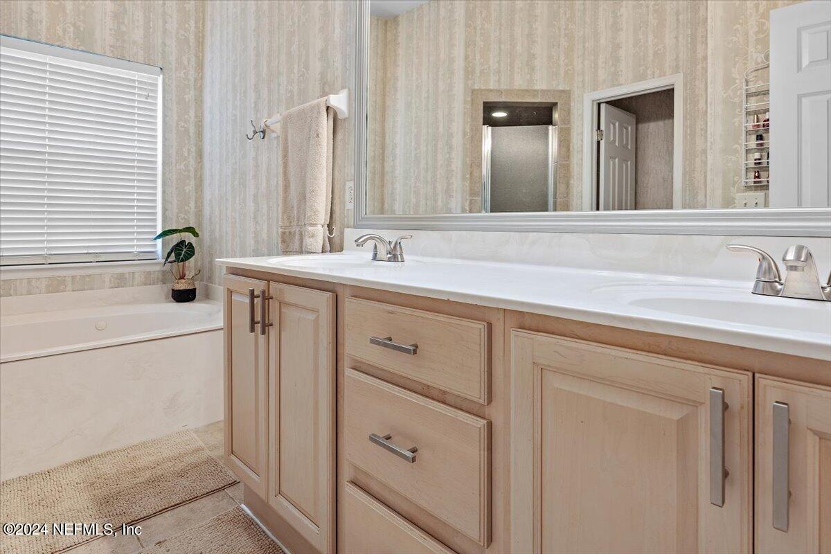 1870 Orange Picker Road Jacksonville, FL 32223 - Photo 20 of 47 Primary Bathroom
