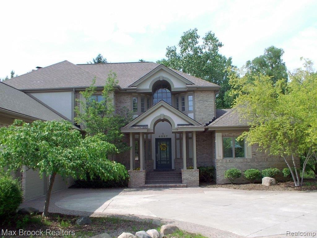 4097 Oak Tree Circle Rochester, MI 48306 - Photo 2 of 6 Close St view.jpg