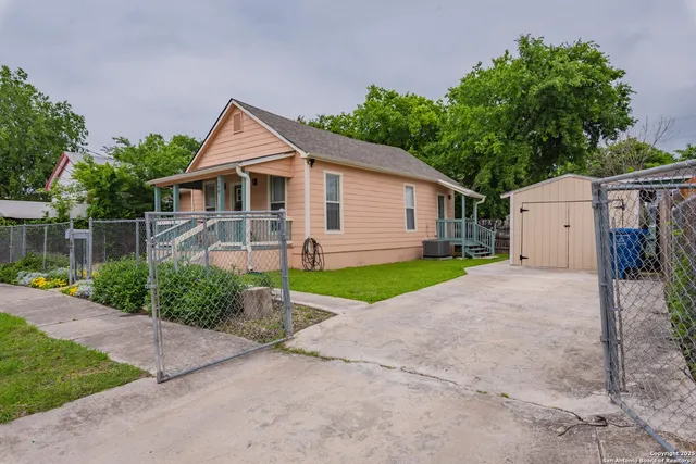 $2,100 | 108 Groveton Street, San Antonio, TX 78210