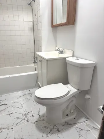 $3,195 | 2150 North Halsted Street, Unit 3F, Chicago, IL 60614