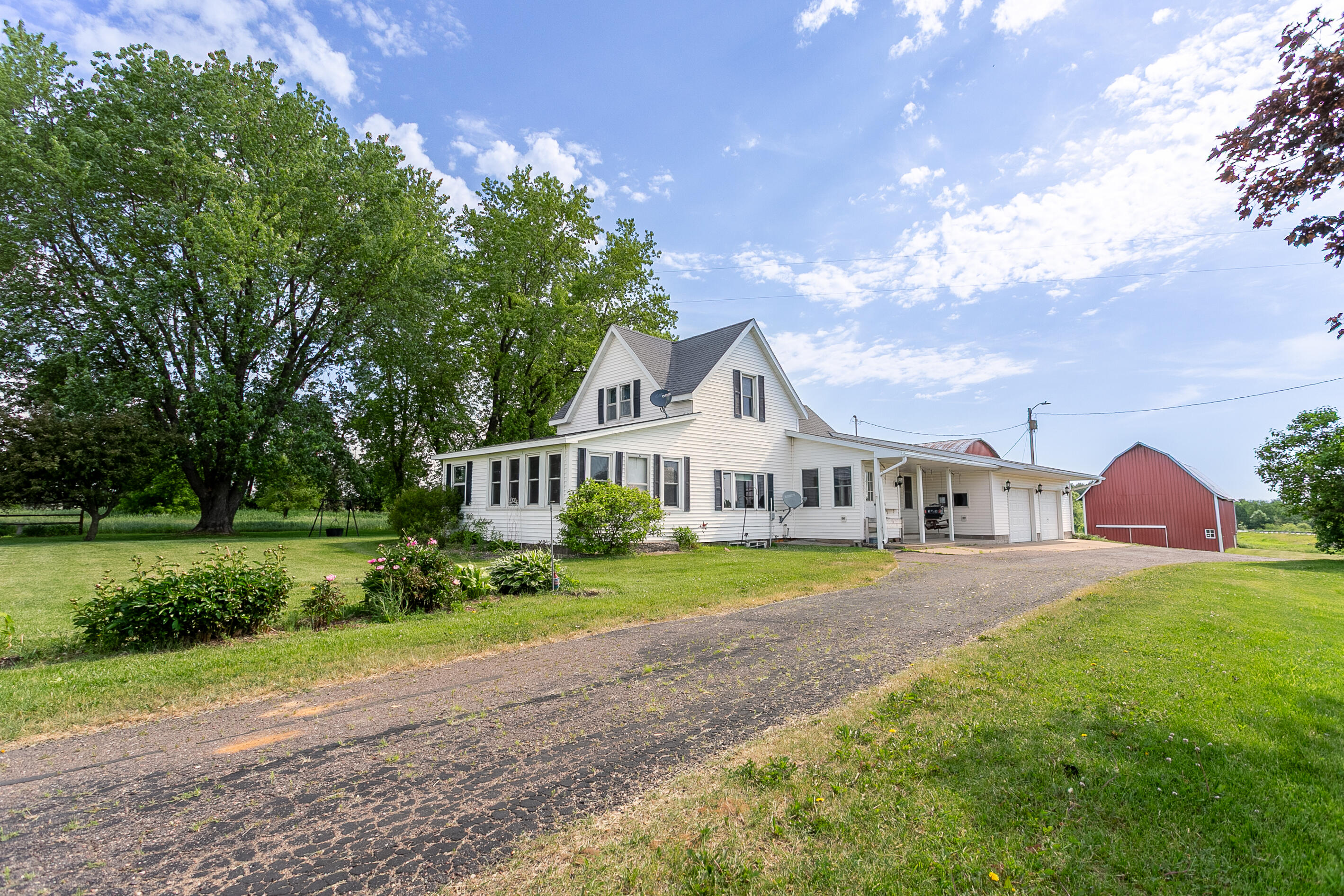 N14386 Town Line Road Cleveland, WI 54741 - Photo 3 of 50 002