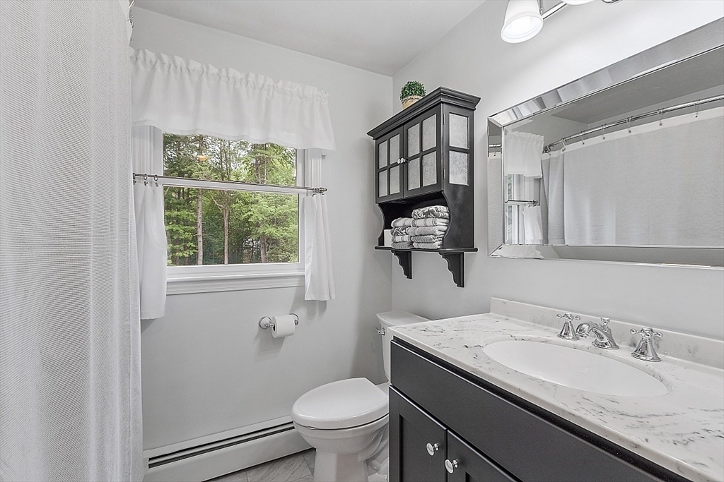 109 Townsend Street Pepperell, MA 01463 - Photo 16 of 39