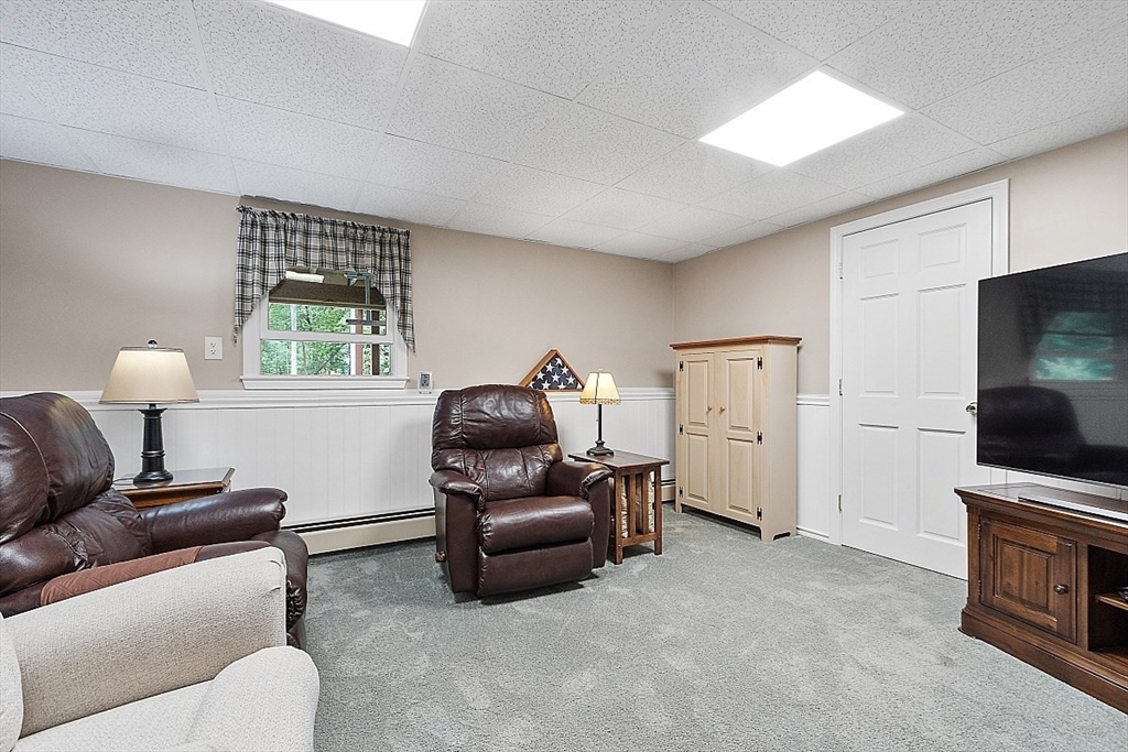 109 Townsend Street Pepperell, MA 01463 - Photo 34 of 39