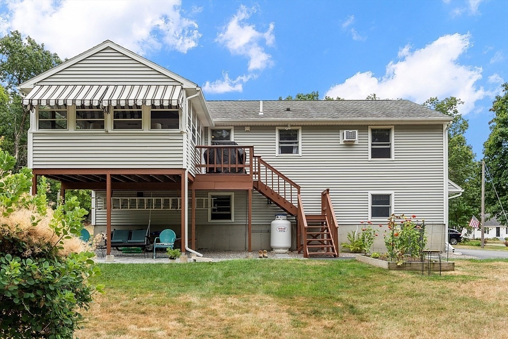 109 Townsend Street Pepperell, MA 01463 - Photo 6 of 39