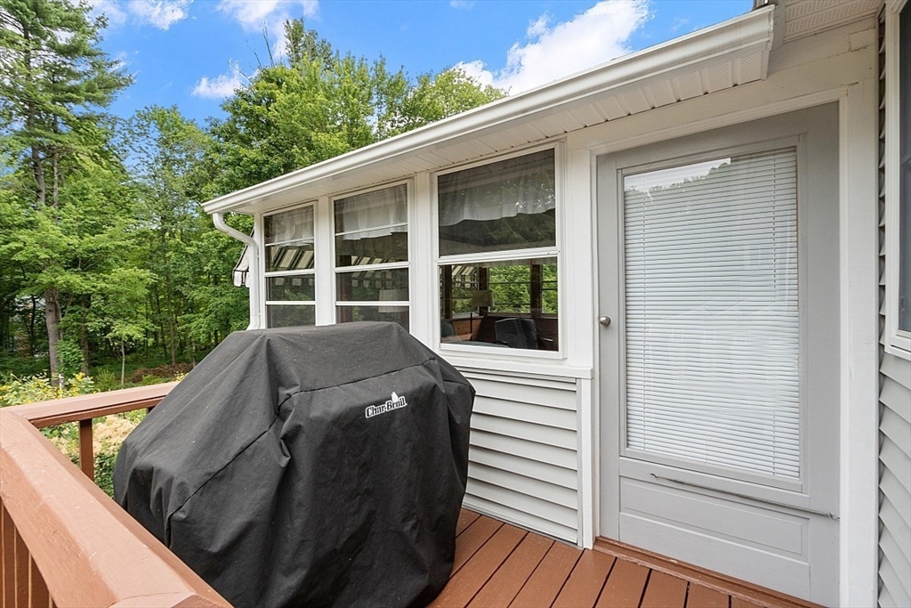 109 Townsend Street Pepperell, MA 01463 - Photo 9 of 39