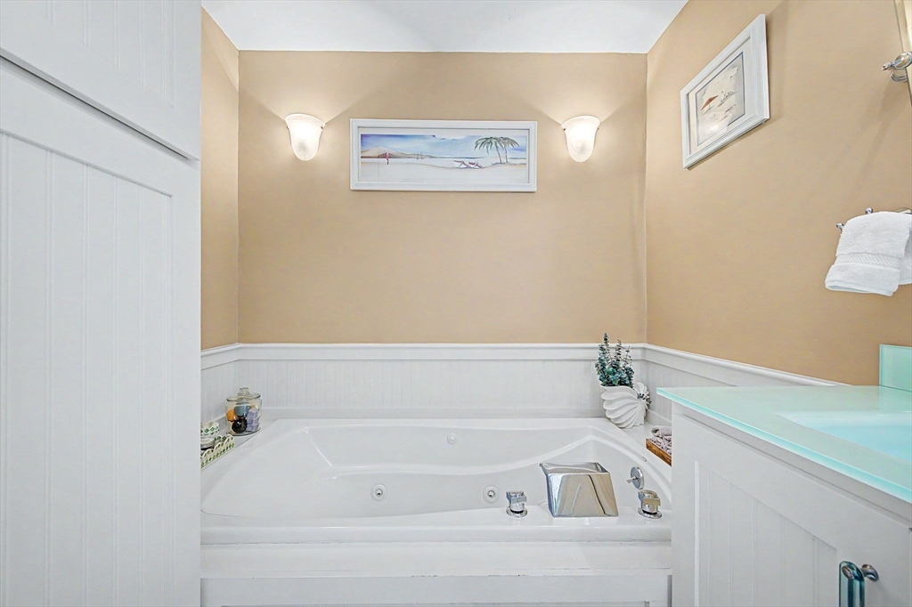 8 Vincent Road Mendon, MA 01756 - Photo 28 of 39 Gallery Image 28