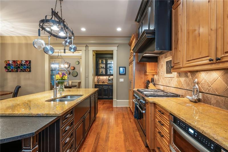 1098 Wimberly Road Northeast Atlanta, GA 30319 - Photo 11 of 31