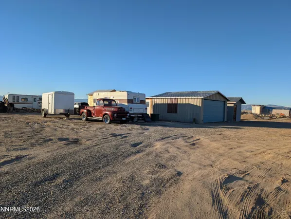 $100,000 | 13 Falcon Way, Yerington, NV 89447