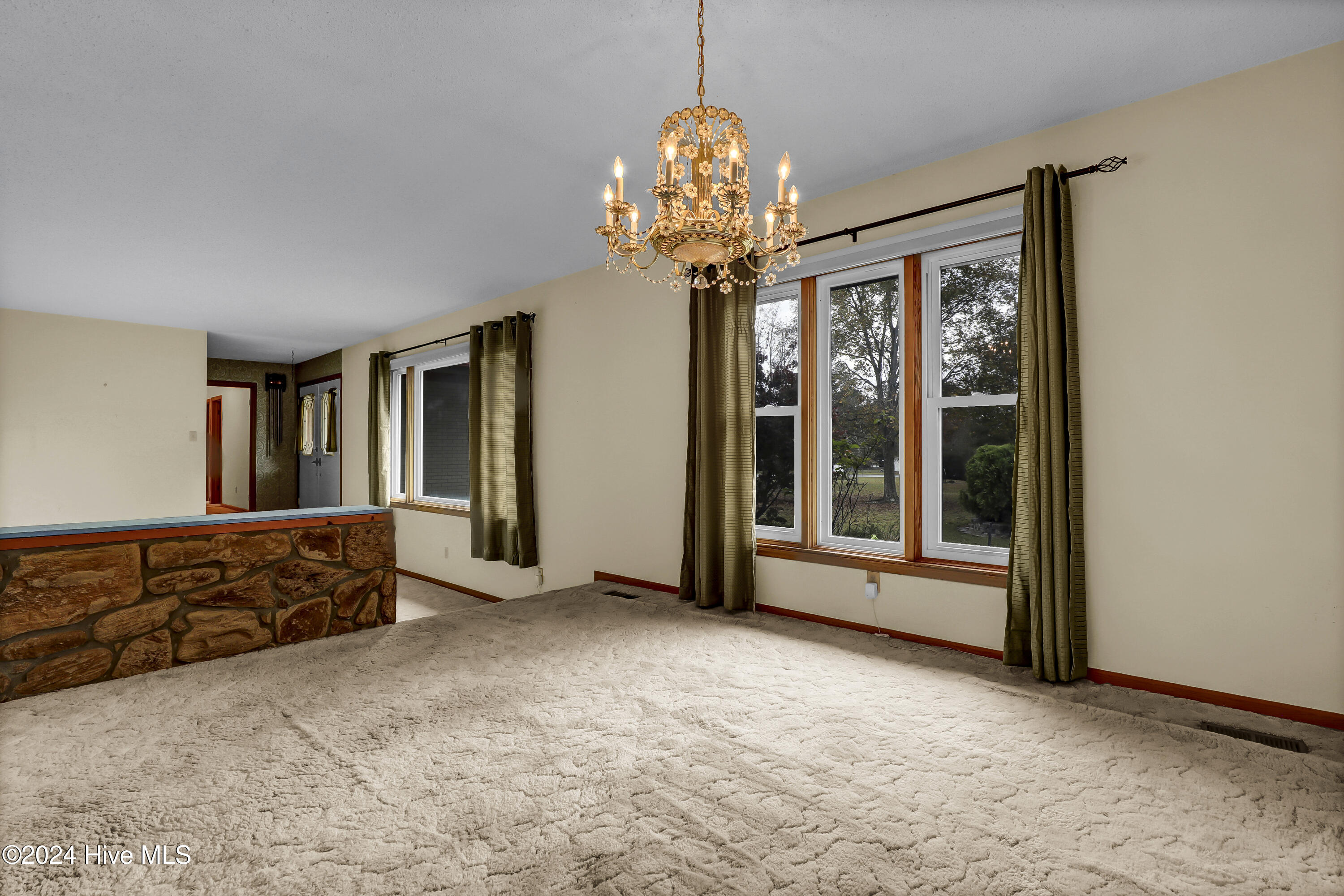 627 Fire Tower Road Richlands, NC 28574 - Photo 9 of 43 627 Fire Tower Dining room
