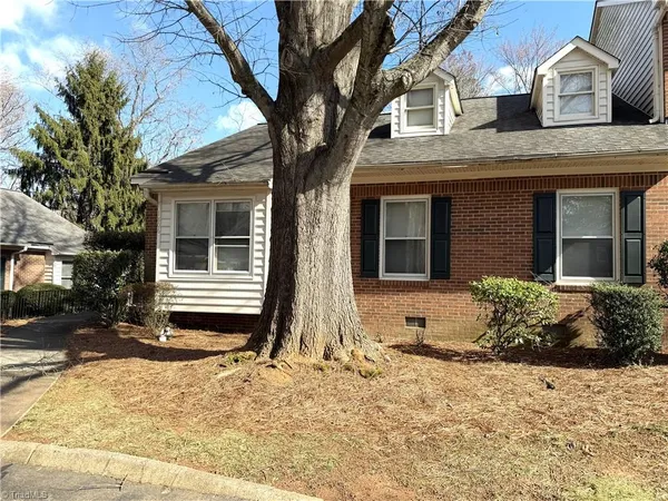 $220,000 | 1806 Oakcrest Court, Winston-Salem, NC 27106