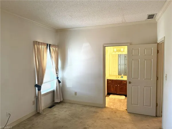 $220,000 | 1806 Oakcrest Court, Winston-Salem, NC 27106