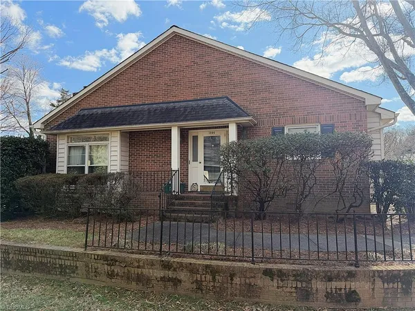 $220,000 | 1806 Oakcrest Court, Winston-Salem, NC 27106
