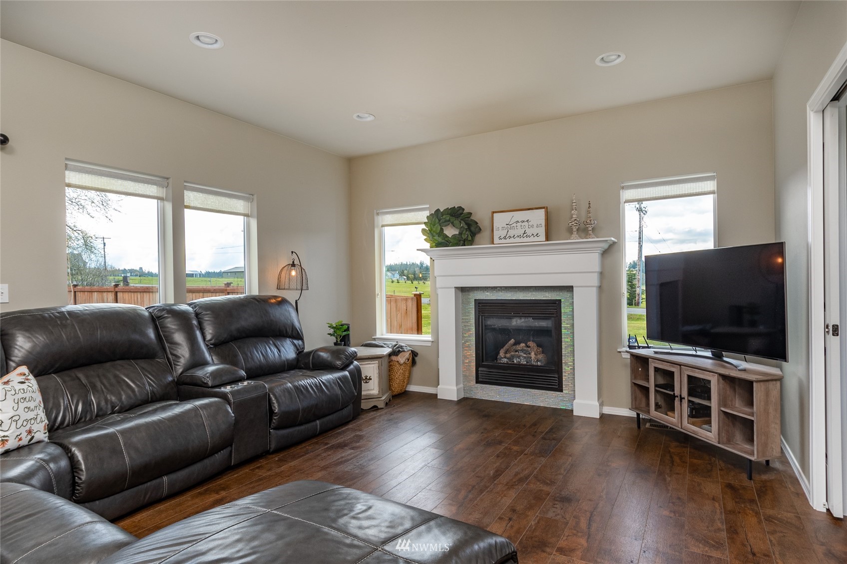 1404 Crosby Road Oak Harbor, WA 98277 - Photo 6 of 40 Gallery Image 6