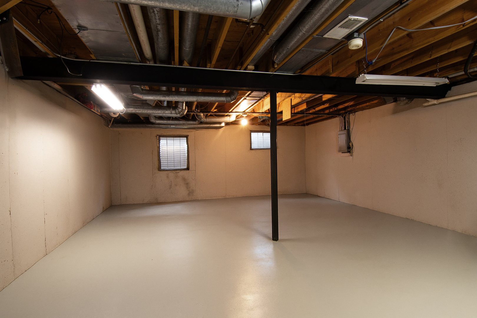 567 Roxbury Drive Naperville, IL 60565 - Photo 29 of 36 a view of an empty room