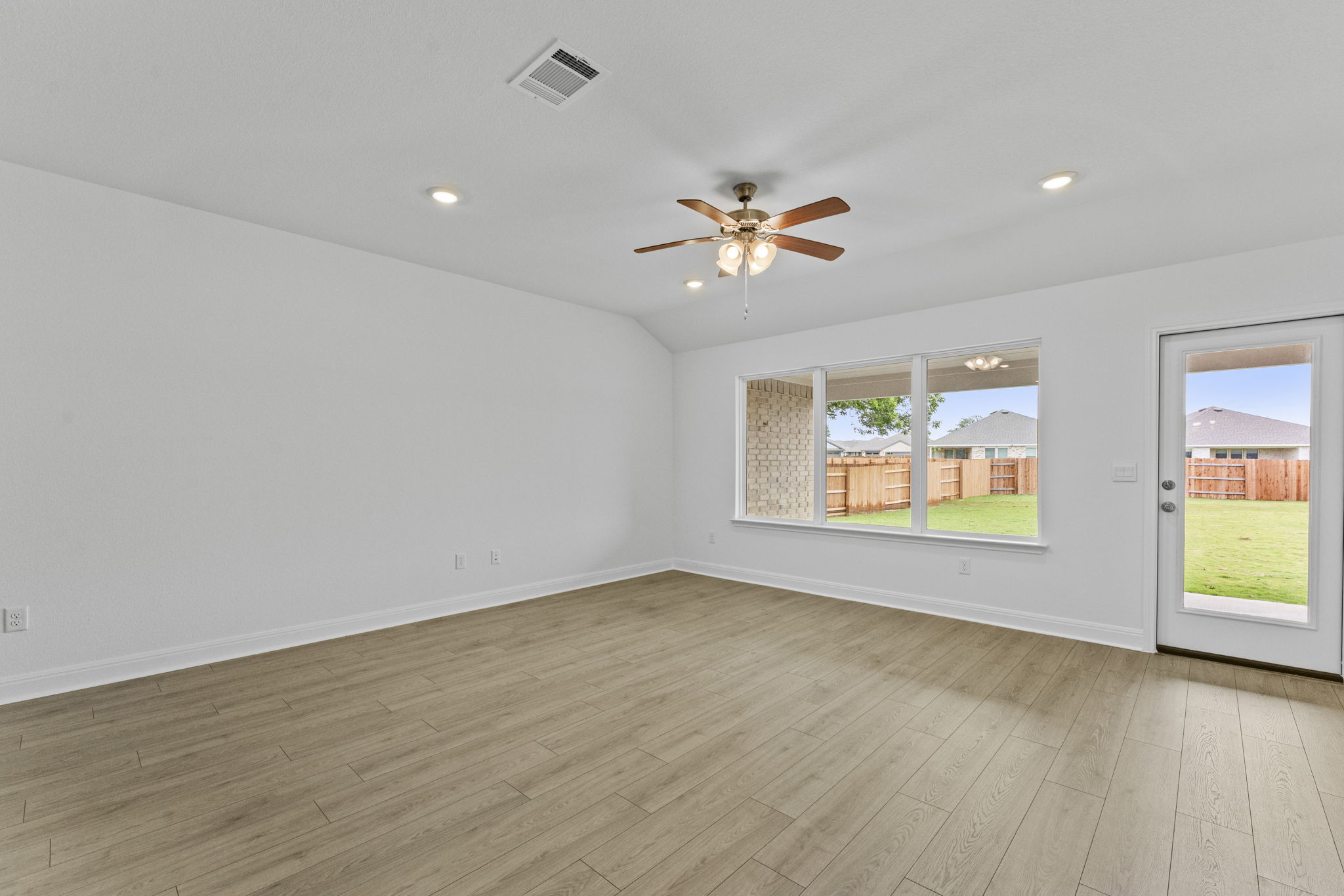 252 Rivers Edge Drive Georgetown, TX 78628 - Photo 16 of 39