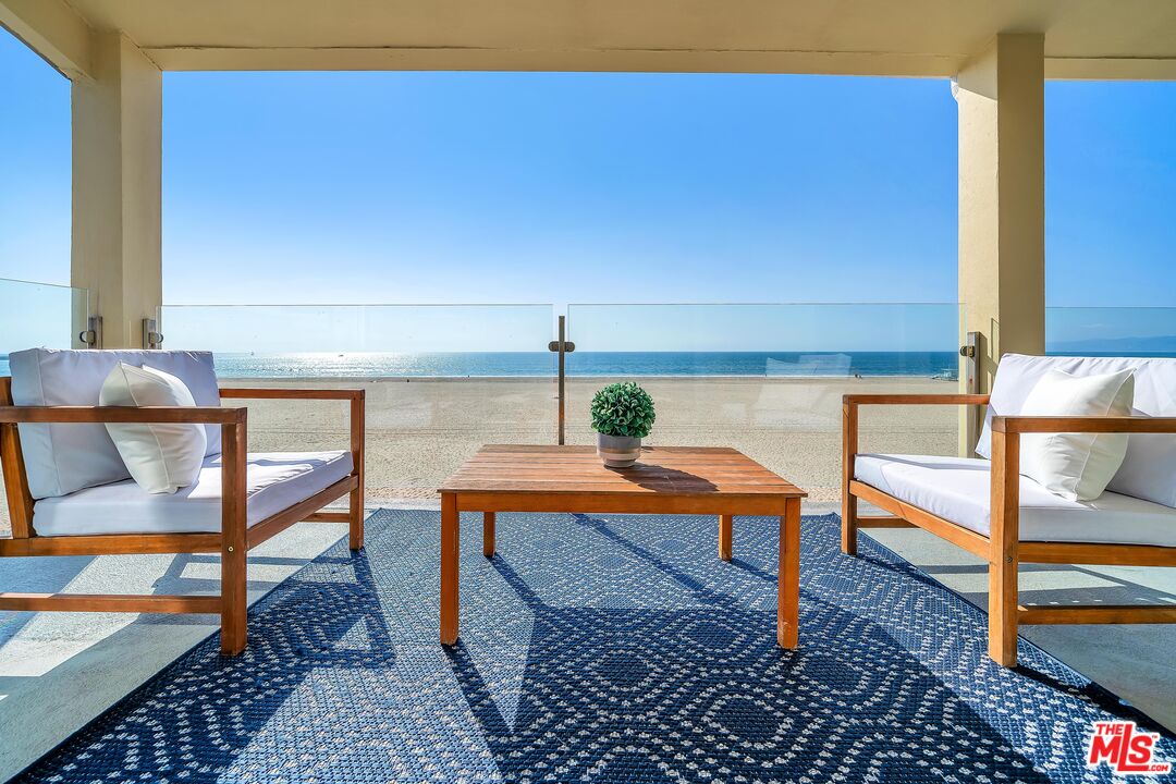 4 Lighthouse Street, Unit 13 Marina del Rey, CA 90292 - Photo 5 of 35
