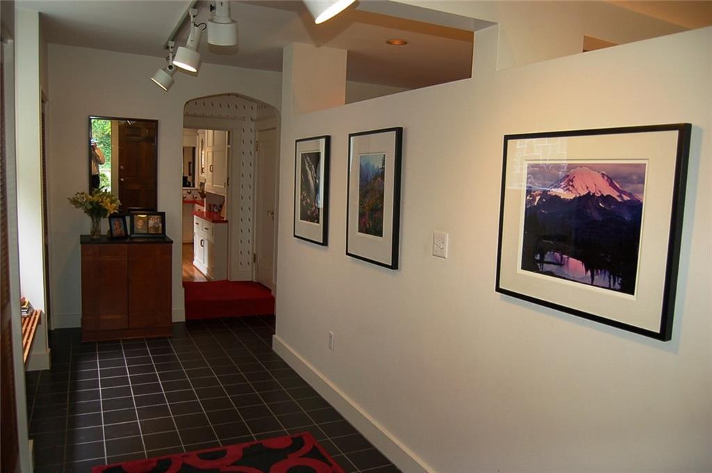 5448 Kipling Road Pittsburgh, PA 15217 - Photo 5 of 25 Gallery Image 5