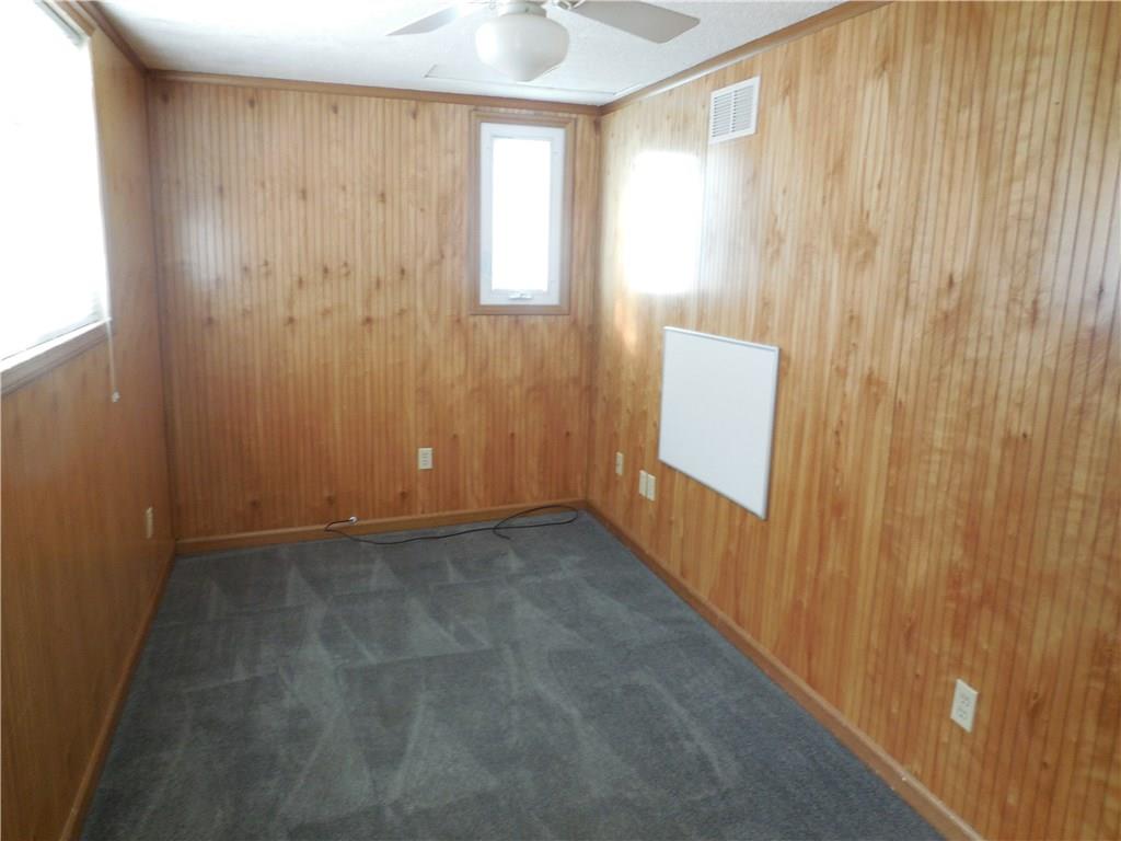 933 Liberty Street McKees Rocks, PA 15136 - Photo 12 of 16